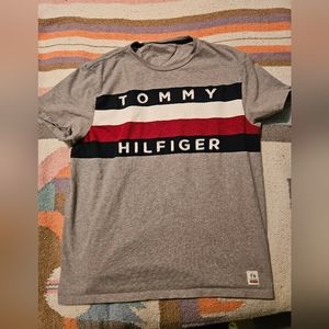 Tommy Hilfiger Big Flag Spell Out Logo City Red T Shirt Navy White